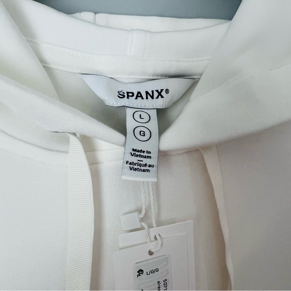 SPANX AirEssentials® Cropped Hoodie | Powder | Size Large - Picture 3 of 7